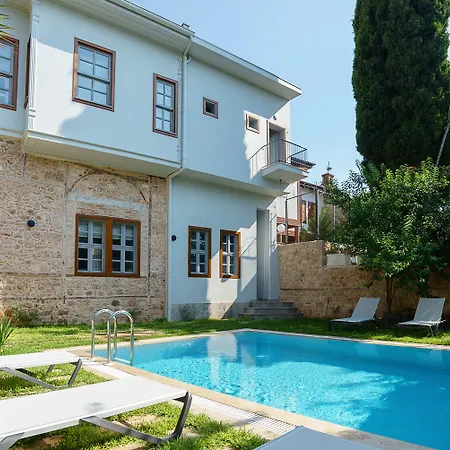 Delight Deluxe Aparts 3*