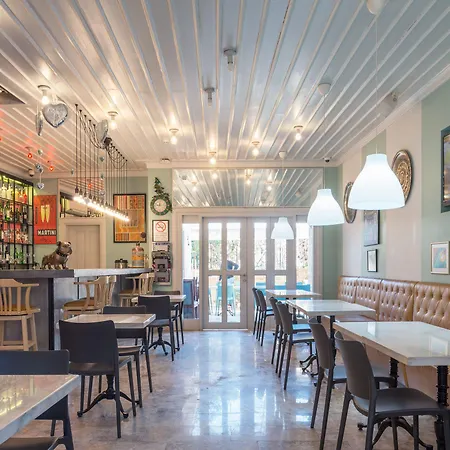 迪兰特奢华公寓式酒店