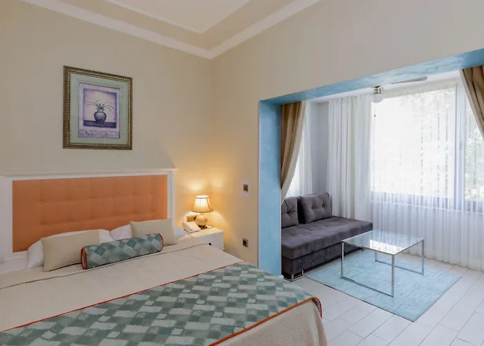 Delight Deluxe Aparts Апарт-отель 3*