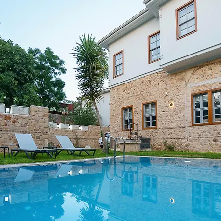 Delight Deluxe Aparts מלון דירות 3*