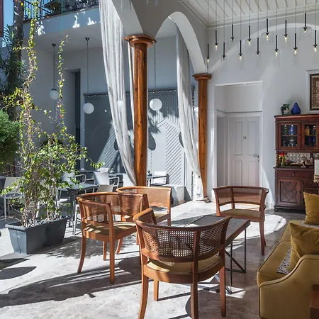 Delight Deluxe Aparts מלון דירות 3*