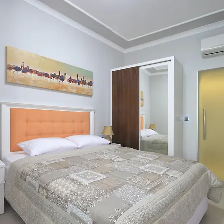 Apartahotel Delight Deluxe Aparts 3*